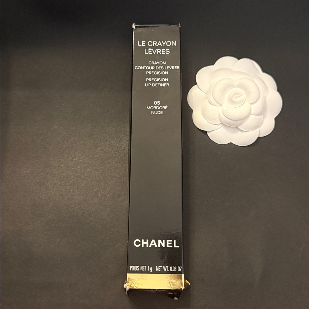 Chanel Precision Lip Definer